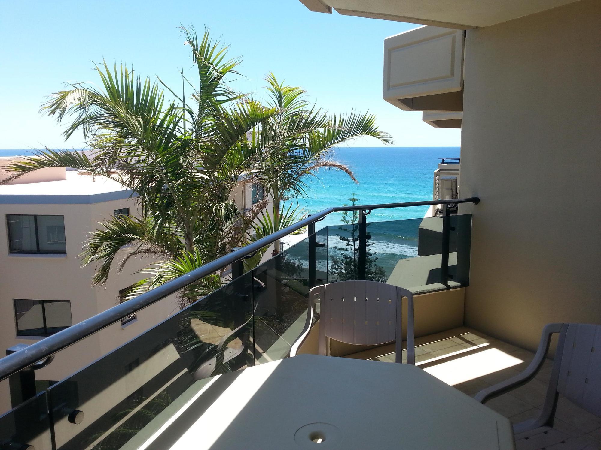 Clubb Coolum Beach Resort Sunshine Coast Eksteriør billede